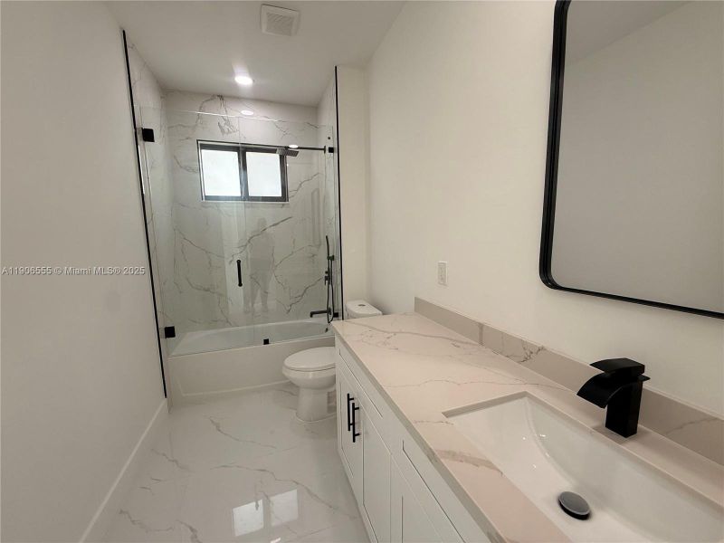 Furnished interior view inside a new home in , Lehigh Acres (Image 8).