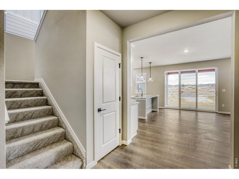 Spacious, unfurnished interior of a new home in Farmstead, Berthoud (Image 36).
