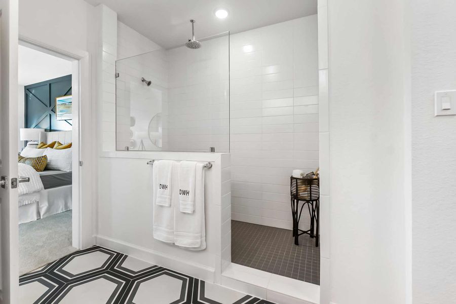 The Hammerly - Owner's Bath