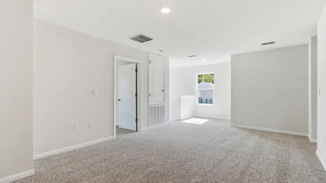 Spacious, unfurnished interior of a new home in Abilene Acres, Tallahassee (Image 22).