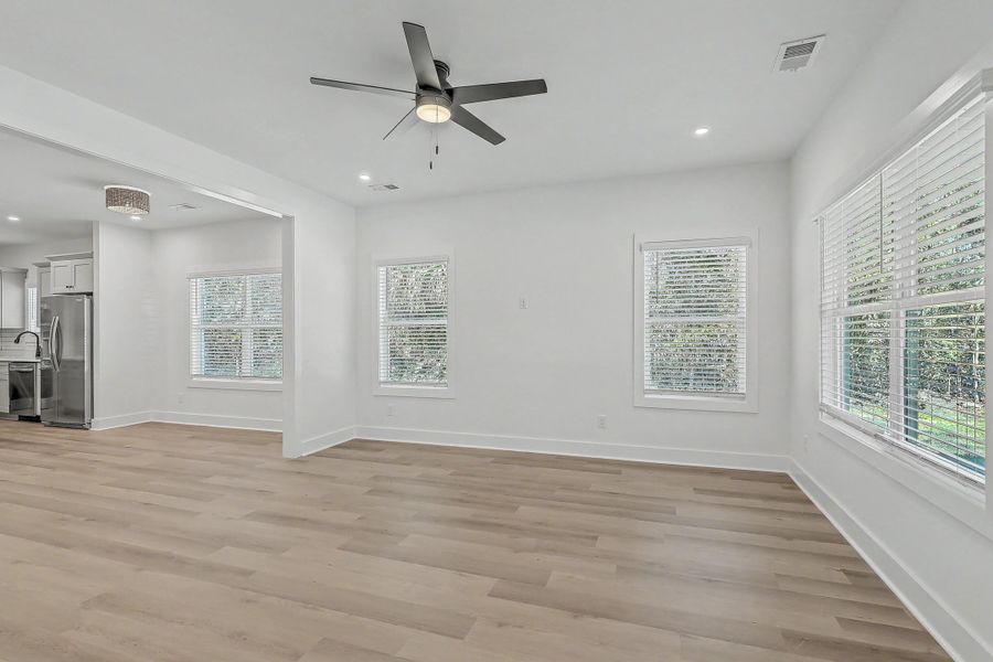 Spacious, unfurnished interior of a new home in , Walterboro (Image 22).