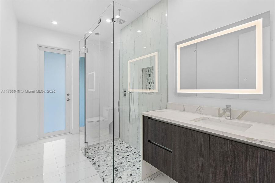 Furnished interior view inside a new home in , Cape Coral (Image 7).