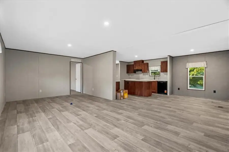 Spacious, unfurnished interior of a new home in , Fairmount (Image 20).