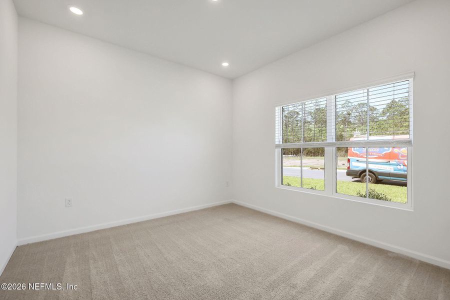 Spacious, unfurnished interior of a new home in Diamond Springs, Jacksonville (Image 32).