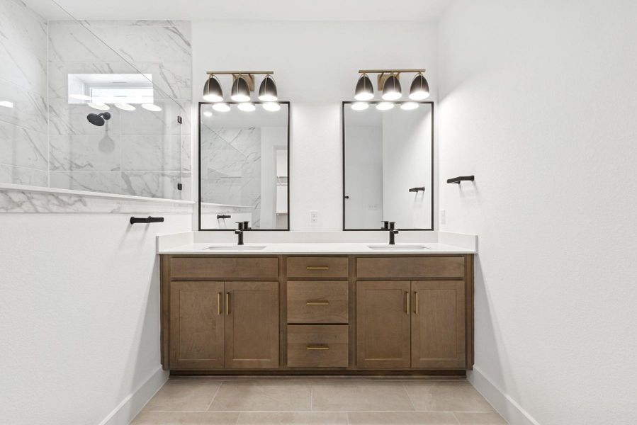 Owner's Bathroom Owner's Bathroom