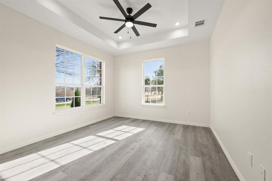Spacious, unfurnished interior of a new home in , Grand Prairie (Image 27).