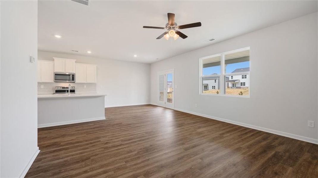 Spacious, unfurnished interior of a new home in Twin Lakes, Hoschton (Image 15).