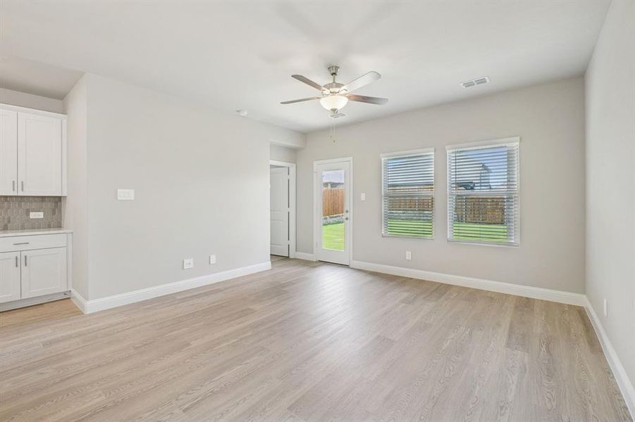 Photo is not of the actual home, but is an inspirational photo of builder’s model home and may depict options, furnishings, and/or decorator features that are not included. Photo is not of the actual home, but is an inspirational photo of builder’s model home and may depict options, furnishings, and/or decorator features that are not included.