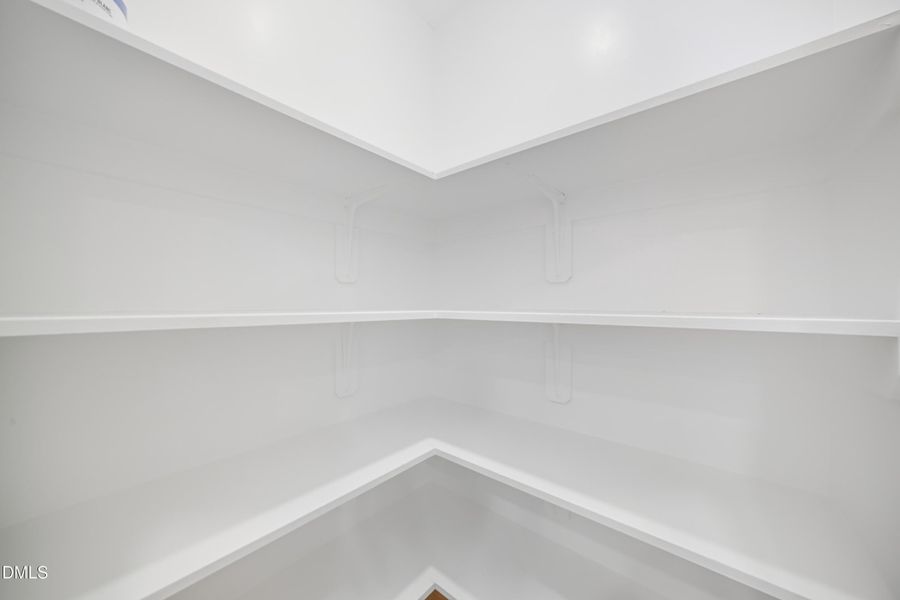 SUN_Everlee_Pic_TryonIII_QMI_217_Pantry_