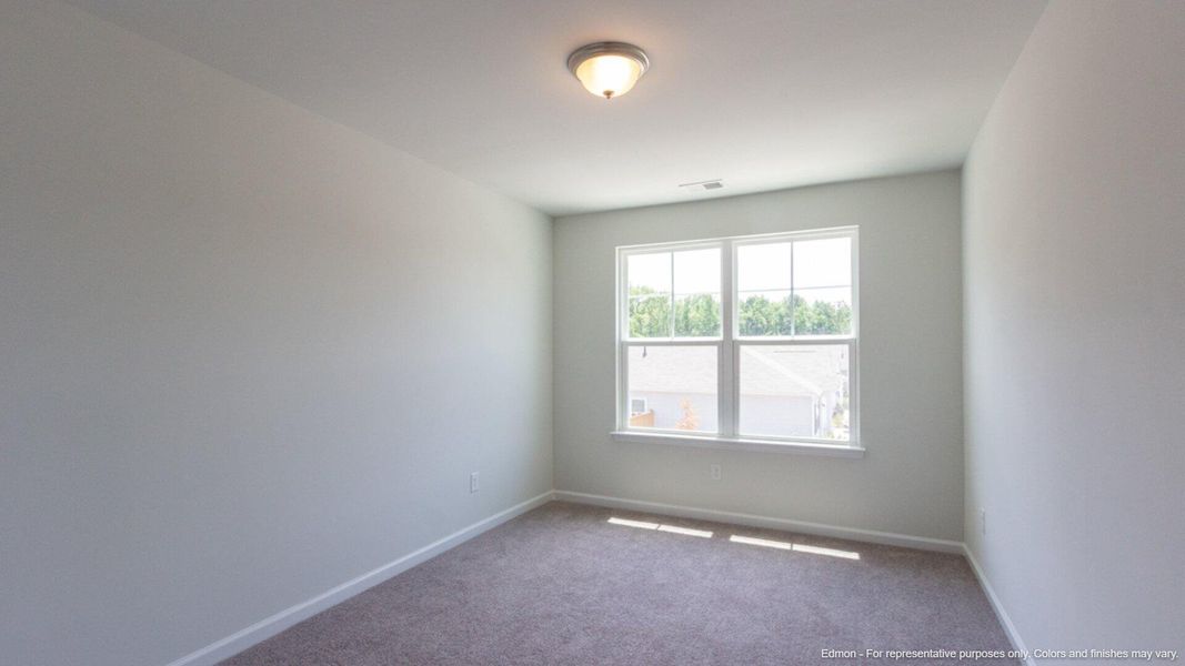 Spacious, unfurnished interior of a new home in Carolina Groves, Moncks Corner (Image 12).
