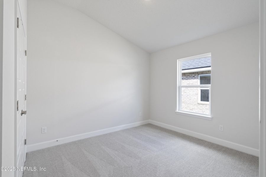 Spacious, unfurnished interior of a new home in Shadow Crest at Rolling Hills, Green Cove Springs (Image 11).