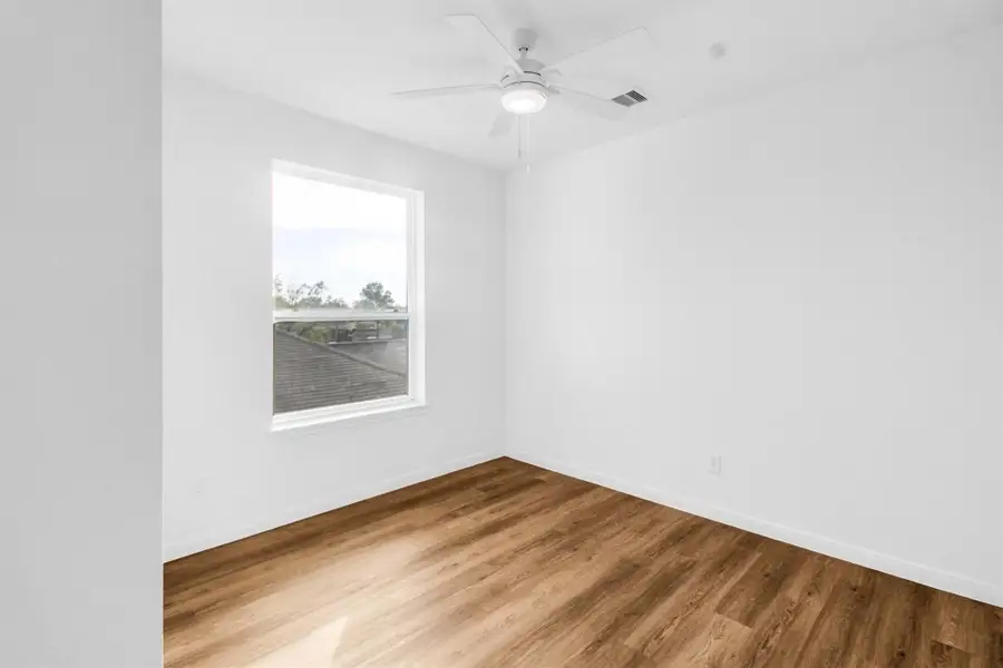 Spacious, unfurnished interior of a new home in , Houston (Image 16).