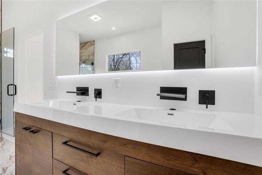 Furnished interior view inside a new home in , Atlanta (Image 11).