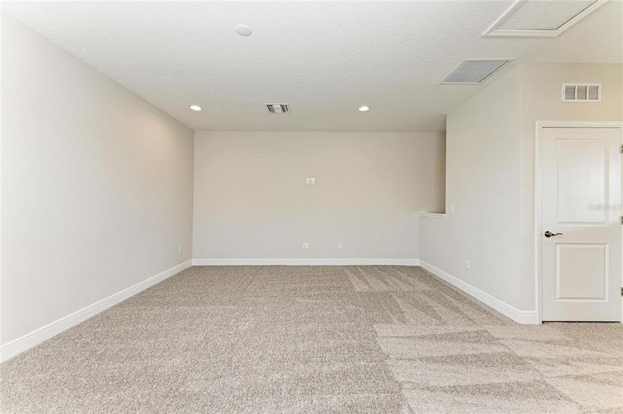 Spacious, unfurnished interior of a new home in Two Rivers, Zephyrhills (Image 25).