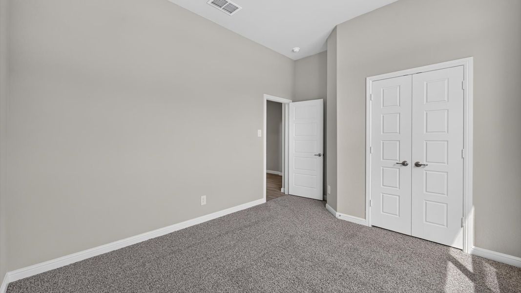 Representative unfurnished interior of a home built from the The Aspen by D.R. Horton in Lakeview Pointe, Midlothian (Image 27).