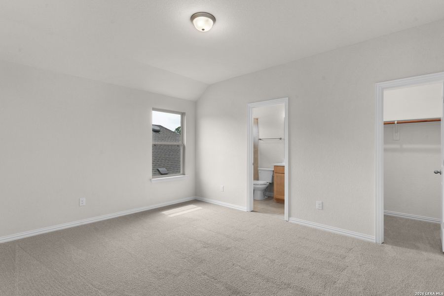Spacious, unfurnished interior of a new home in Clear Creek, New Braunfels (Image 14).