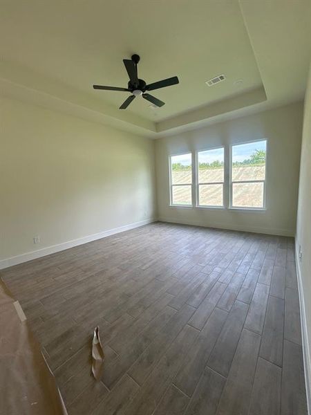 Spacious, unfurnished interior of a new home in Grayson Ridge, Van Alstyne (Image 5).