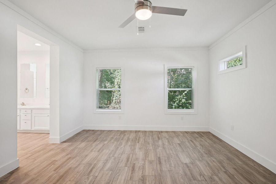 Spacious, unfurnished interior of a new home in , Houston (Image 15).
