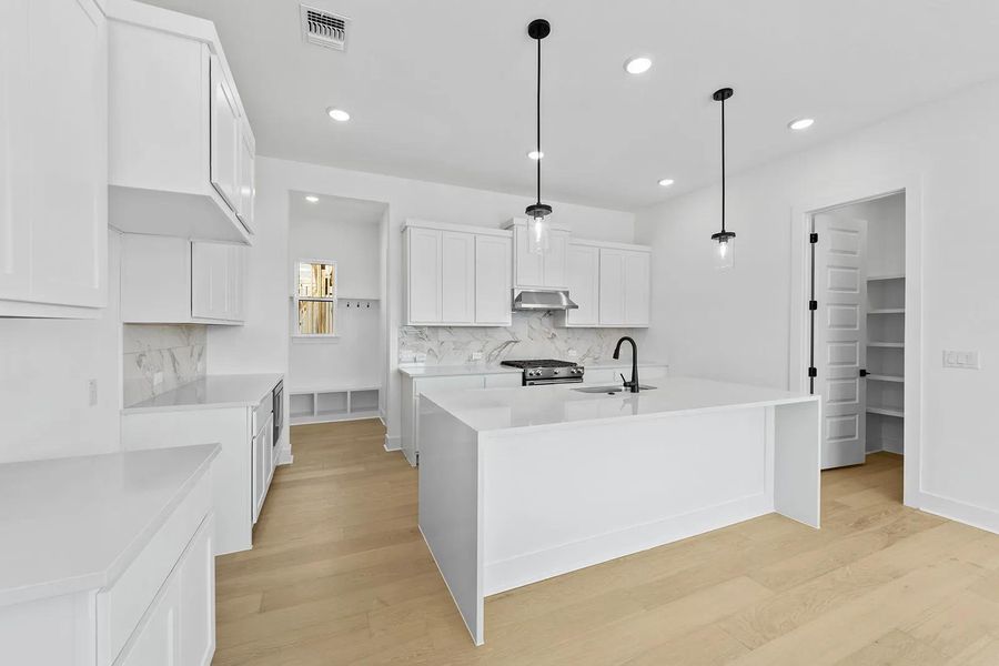 Lantana A kitchen