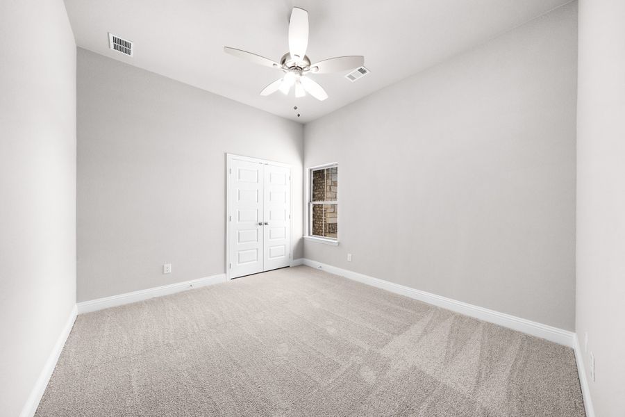 Spacious, unfurnished interior of a new home in Forest Ridge Estates, Greenville (Image 32).