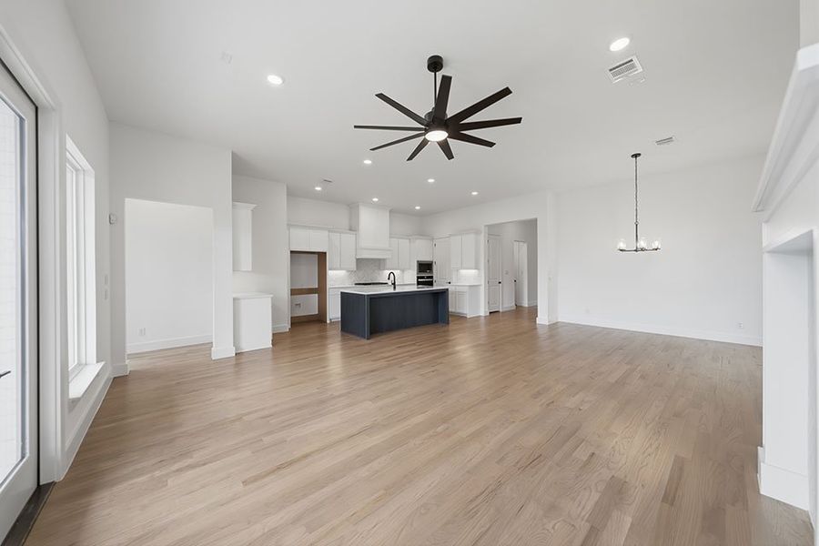 Spacious, unfurnished interior of a new home in Tavolo Park, Fort Worth (Image 29).