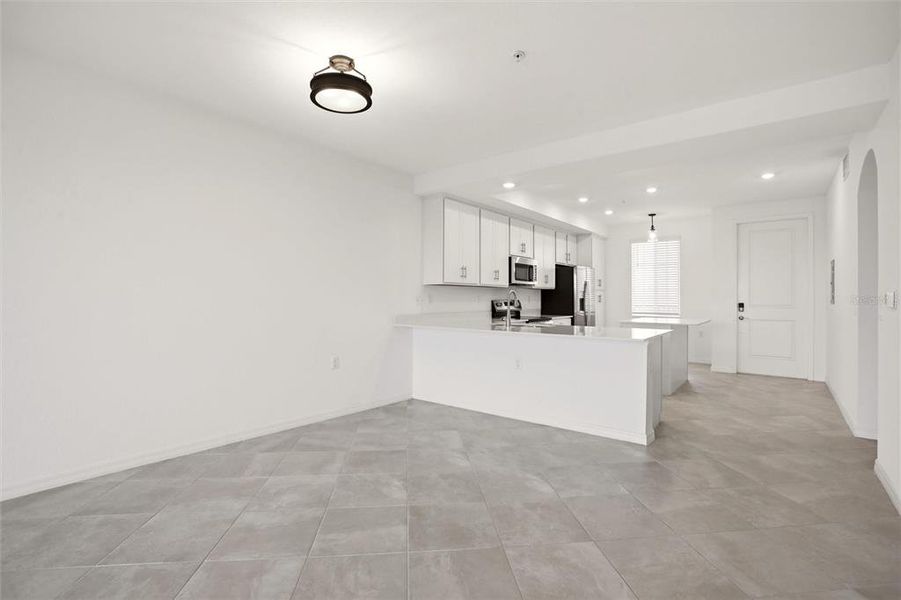 Spacious, unfurnished interior of a new home in , Punta Gorda (Image 33).