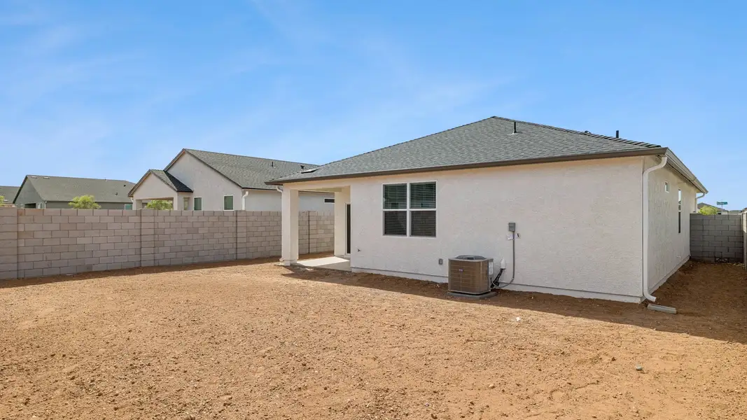Exterior details and patio area of a home in Quail Ranch, San Tan Valley (Image 3).
