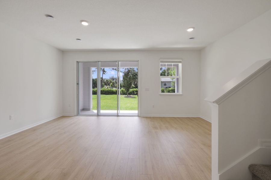 Spacious, unfurnished interior of a new home in Towns at Riverwalk, Sanford (Image 21).