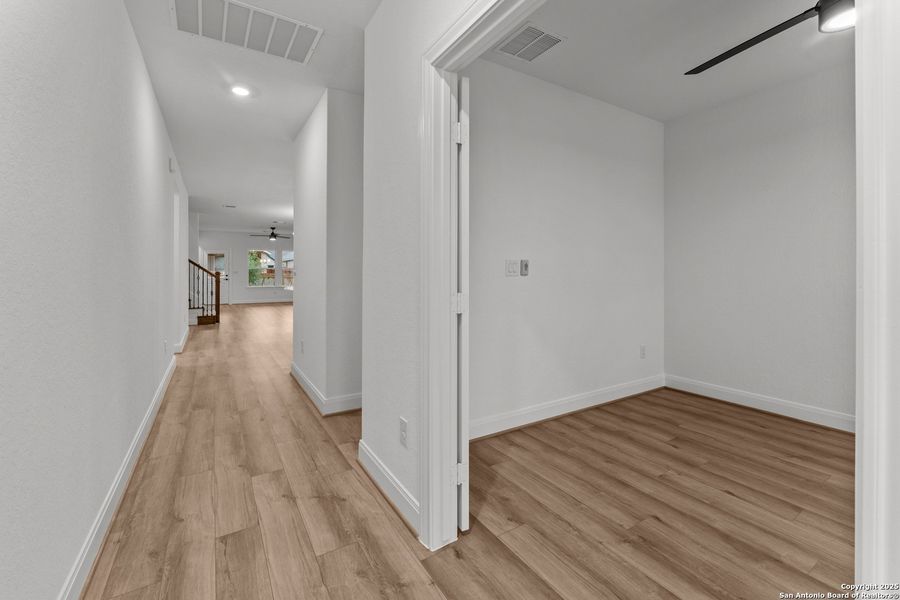 Spacious, unfurnished interior of a new home in Ladera - High Point 45', San Antonio (Image 14). Spacious, unfurnished interior of a new home in Ladera - High Point 45', San Antonio (Image 14).