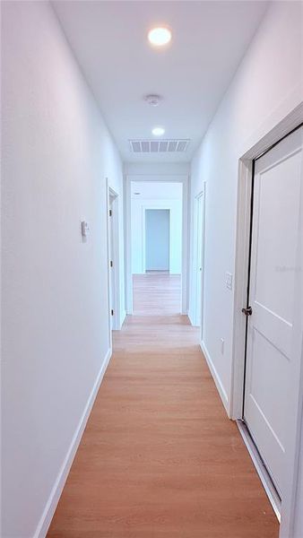 Spacious, unfurnished interior of a new home in , Lake Placid (Image 15).