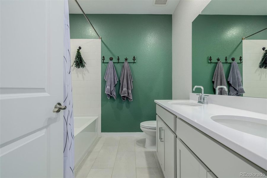 Furnished interior view inside a new home in , Aurora (Image 16).