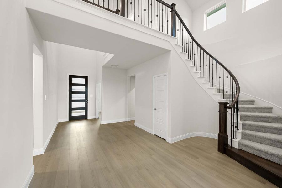 Spacious, unfurnished interior of a new home in Timberbrook, Justin (Image 19).