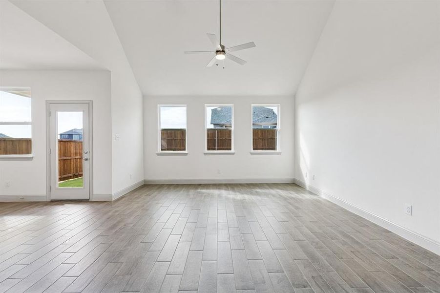 Spacious, unfurnished interior of a new home in Venetian, Weston (Image 17).