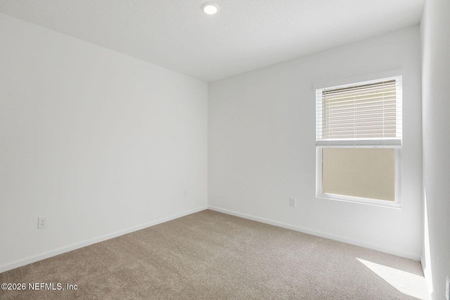 Spacious, unfurnished interior of a new home in Bellbrooke, Jacksonville (Image 24).