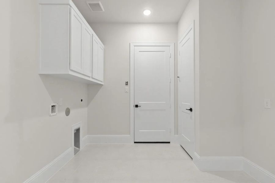 Brynlee II G Laundry room