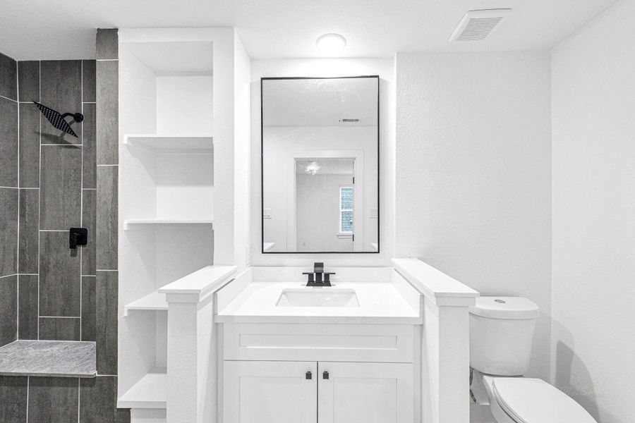 Furnished interior view inside a new home in , Hempstead (Image 8).