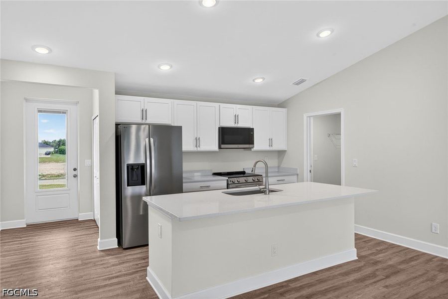 Furnished interior view inside a new home in Cape Coral, Cape Coral (Image 7).