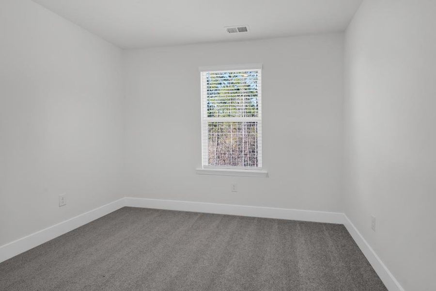 Spacious, unfurnished interior of a new home in Shadow Creek, Jackson (Image 16).