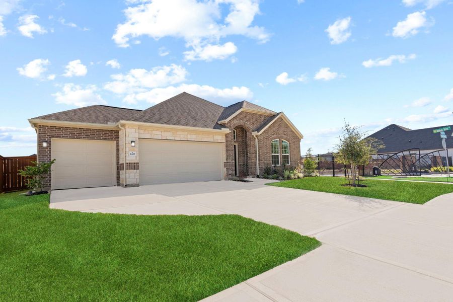 Look at all the parking area for your family and friends!  All in a Resort Lifestyle Community.  Energy Star rated to save you money.  Master-planned community located a few miles north of Interstate 10 and west of the Grand Parkway in thriving Katy. Designed to fit your lifestyle!