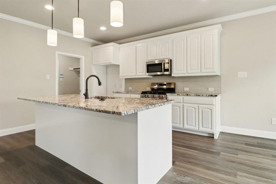 Furnished interior view inside a new home in , Alvarado (Image 6).