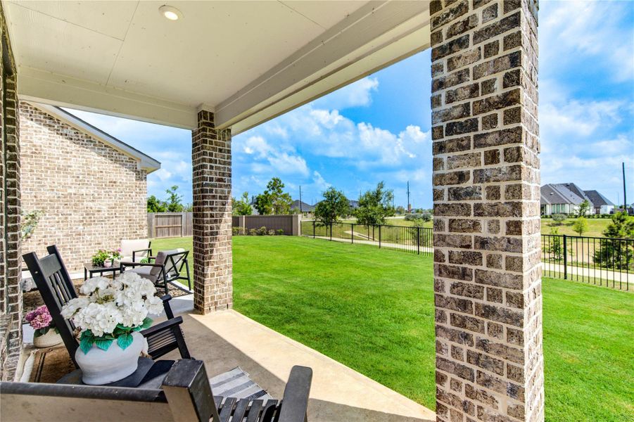 Exterior details and patio area of a home in Cross Creek West, Fulshear (Image 4).