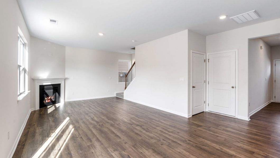 Spacious, unfurnished interior of a new home in Woodhaven, Spartanburg (Image 16).