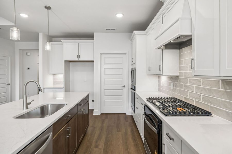 Furnished interior view inside a new home in Del Webb Barton Village, Lebanon (Image 15).
