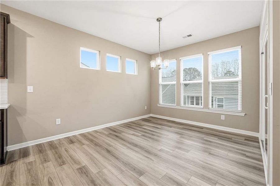 Spacious, unfurnished interior of a new home in Poplar Place, Dallas (Image 23).