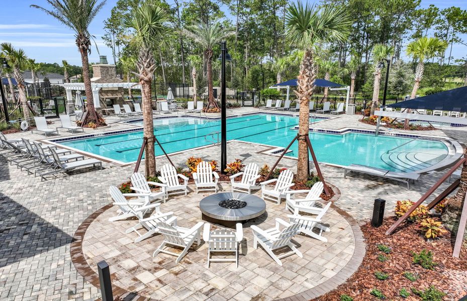 Outdoor Firepit & Pool