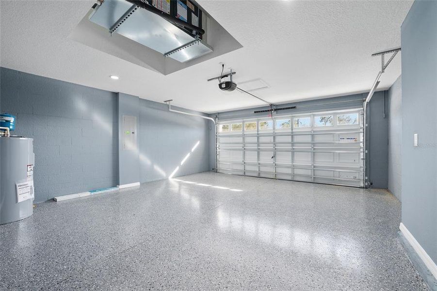 Spacious, unfurnished interior of a new home in , Ocklawaha (Image 14).