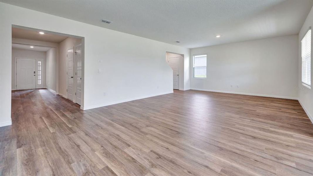 Spacious, unfurnished interior of a new home in , Haines City (Image 16).