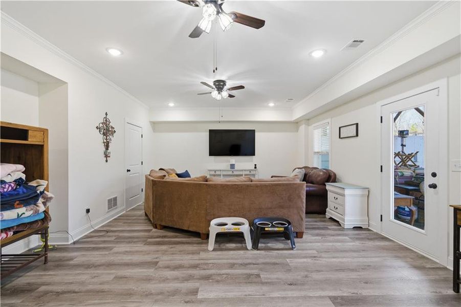 Furnished interior view inside a new home in , Dallas (Image 46).