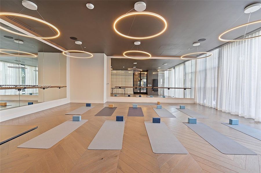 Community amenities in , Miami (Image 52).