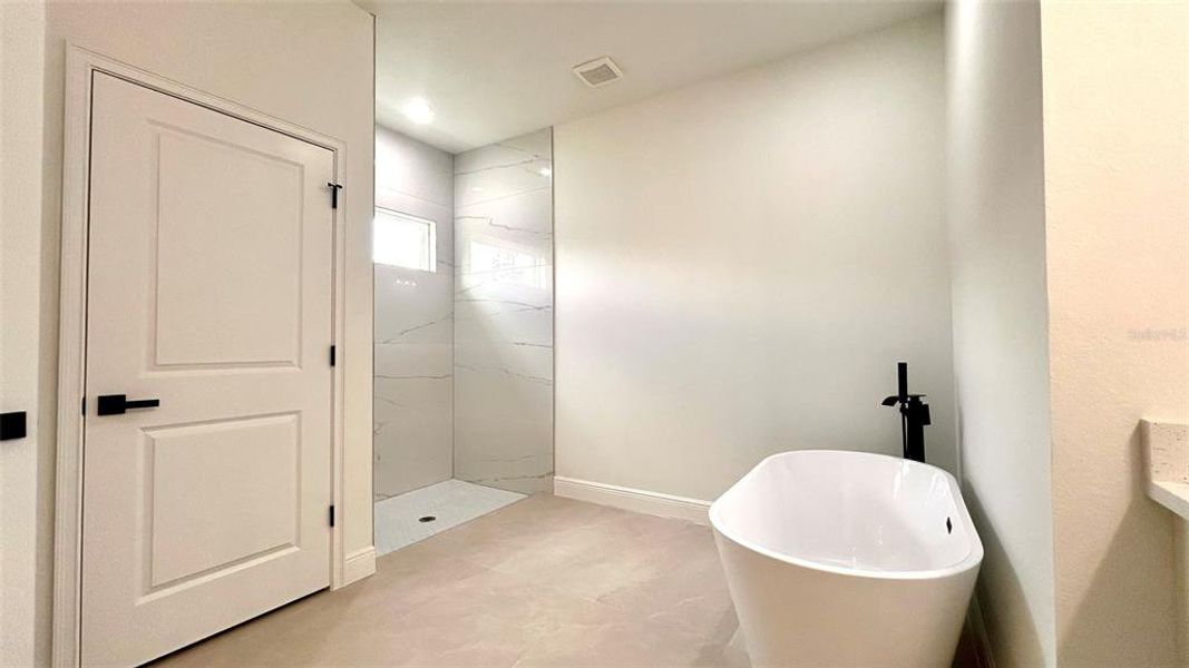 Furnished interior view inside a new home in , Ocala (Image 10).